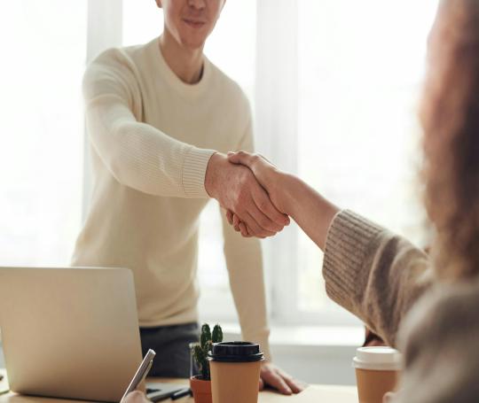 Online course in customer service and communication skills