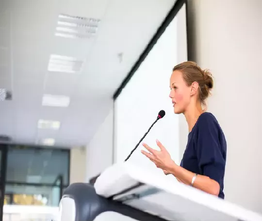 Online Course Potencia Tu Voz: Public Speaking for Businesses
