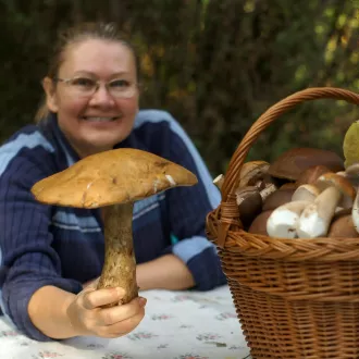 Calcium rich foods keep bone strong - nutrition geriatrics