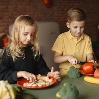 Importance balanced diet children - nutrition children