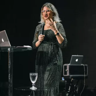 Improve your voice public speaking - power voice