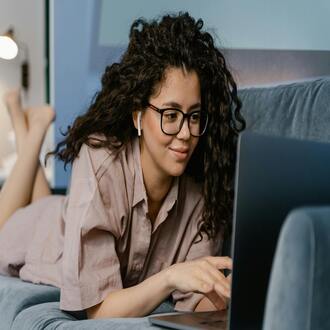 Can i access certified online courses from any device? -  cursos baratos online con certificado