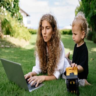 Can i download material from a cheap online course?