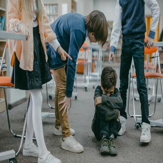Cyberbullying and digital risks: the new face of school bullying