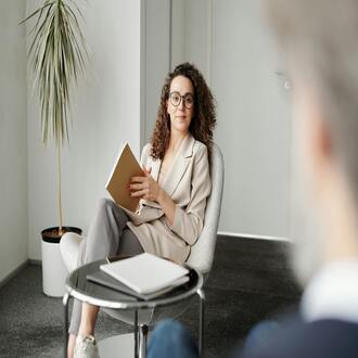 How can i contact the teachers of the online nutritional coaching course? - nutritional coaching