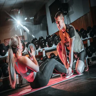 In-home personal trainer vs. gym: which to choose - personal trainer